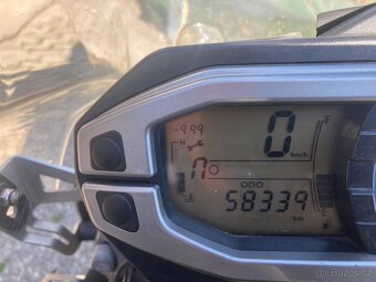 Triumph Tiger 800 - 7