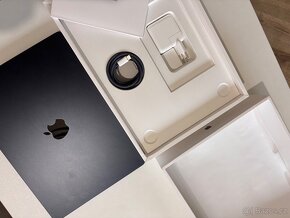 MacBook Air 13.6” (2022) - 8 GB RAM, 512 GB SSD, téměř nový - 7