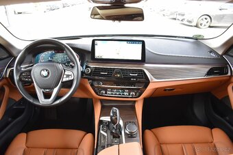 BMW 530d xDrive LUXURY HEAD-UP PANORAMA H/K DPH ČR 1.MAJITEL - 7