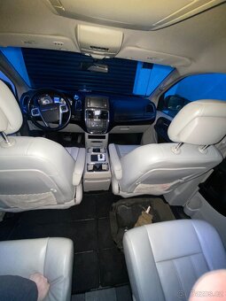Town country 3.6 - 7
