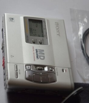 Minidisc walkman SONY MZ R50, super stav, přísluš., MD media - 7