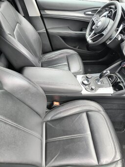 Prodám Alfa Romeo Stelvio Q4 - 7