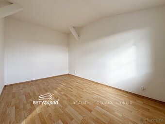 Prodej prostorného mezonetového bytu 4+kk o výměře 118 m2 - 7