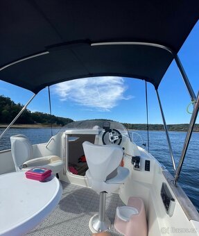 Quicksilver Activ Cabin 470, Mercury 60, koupací plata - 7