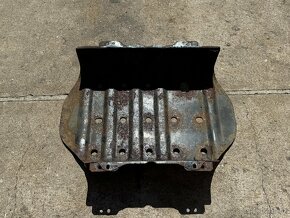 Palivová nádrž Nissan Patrol Y61 a jiné díly - 7