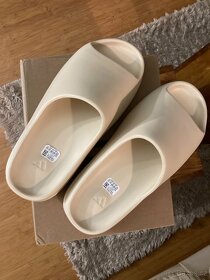 Adidas Yeezy slide Bone - 7