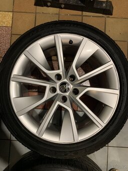Alu kola Škoda R18 5X112 LETNÍ PNEU 235/45 R18 SUPERB SCOUT - 7