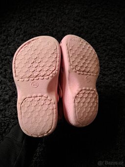 Žabky a crocsy - 7