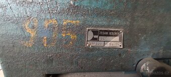 Ruční tabulové nůžky a hydraulická ohýbačka plechu - 7