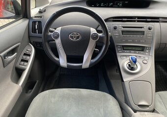 toyota prius - 7