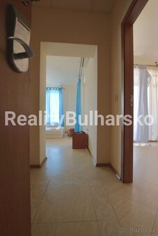 Prostorný apartmán 2+kk s výhledem na bazén Slunečné pobřeží - 7