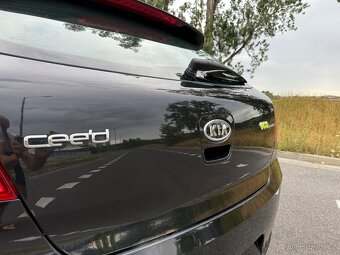 Na predaj krásna KIA Proceed 1.6 CRDi Coupe - 7