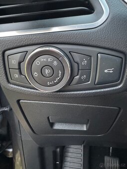 Ford Galaxy Titanium + 132 kw, 7 místný - 7