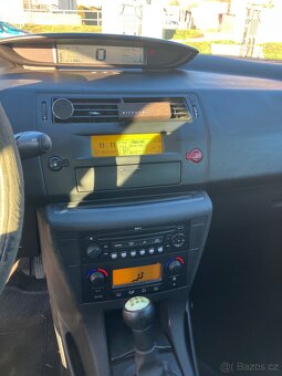 Citroën C4 sedan 1,6 16V - 7