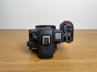 Canon EOS R5 C + 6ks baterie - 7