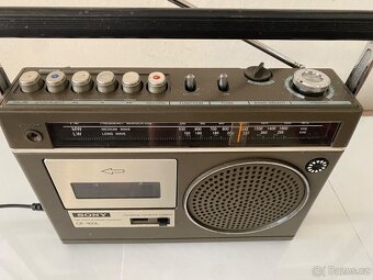 Radiomagnetofon Sony CF-160L, rok 1975 - 7