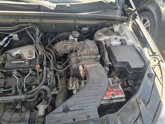 SORENTO 2,2 crdi 145 kw - automat - 7 mist- vada motoru - 7