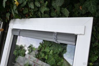 Velká plastová okna s dvojsklem + koupelnové okno - 7