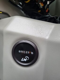 Pásové minirypadlo Volvo EC37F - 7