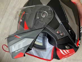 Výklopná přilba MT - 7