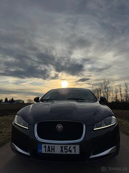 Jaguár XF - 7