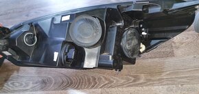 Přední světla Ford Fiesta MK8 H1BB-13W029-CE H1BB-13W030-CE - 7