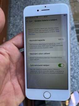 iPhone 8 64 GB, gold - 7