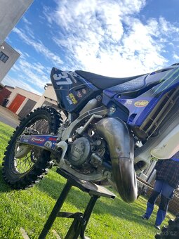 Yamaha YZ 125 - 7