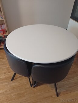 Stůl se židlemi - 7