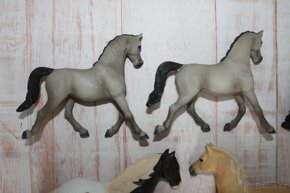 Figurky koní Schleich XI - 7