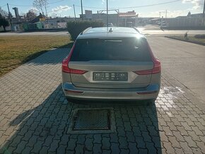 Volvo V60 D3 Momentum AUT DPH 111000km - 7