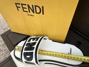 Nové pantofle Fendi - 7