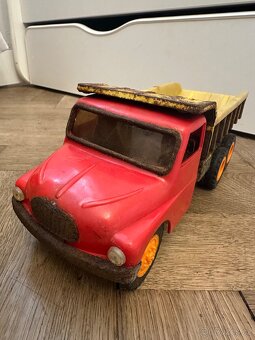 STARÁ HRAČKA TATRA KDN - 7