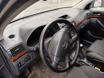 Toyota Avensis - 7