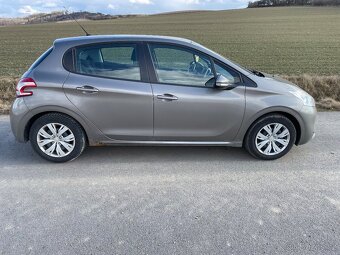 Peugeot 208 - 7
