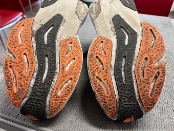 Pánské běžecké boty New Balance FuelCell Rebel v4 - 7
