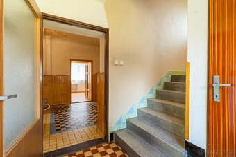 Rodinný dům 7+2 se zahradou a garáží, Bludov, okr. Šumperk - 7