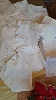 retro sbírka cukrářských zástěrek, krajkové límečky - 7