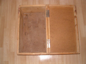 Dřevěné věci, polička,hůl, krabička, bedýnka,stojan na kytky - 7