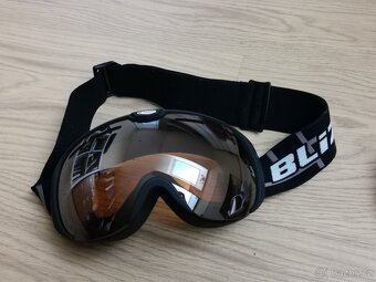 Dámská lyžařská helma M 57-58 cm vč. 2 ks brýlí - 7