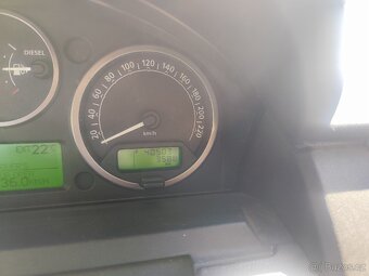 Land Rover Discovery 3 – 2.7 TDV6, r.v. 2007
- 7