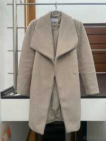 Zimní dámský béžový prošívaný kabát - 7