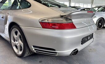 Porsche 911 Turbo (typ 996) ve verzi Coupé - 7