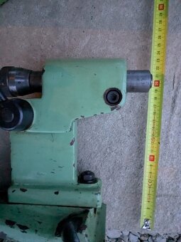 Bruska na kulato TOS - 7
