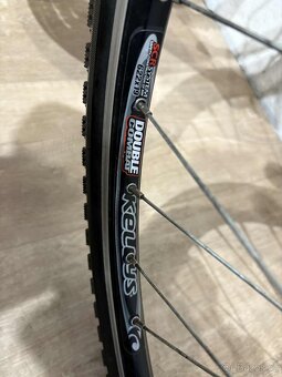 Značkové trekové kolo KELLYS 28” - 7