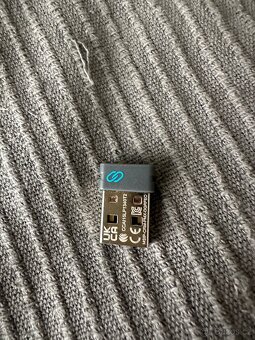 Bezdrátová sada klávesnice + myš - 7