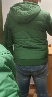 Značková trička, bundy, svetry (od 100 Kč) - 7