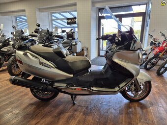 Suzuki Burgman 650 Executive - 7