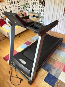 Běžecký pás Flow Fitness DTM 2000i - 7