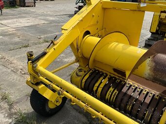 John Deere 630A Grass Pickup - 7